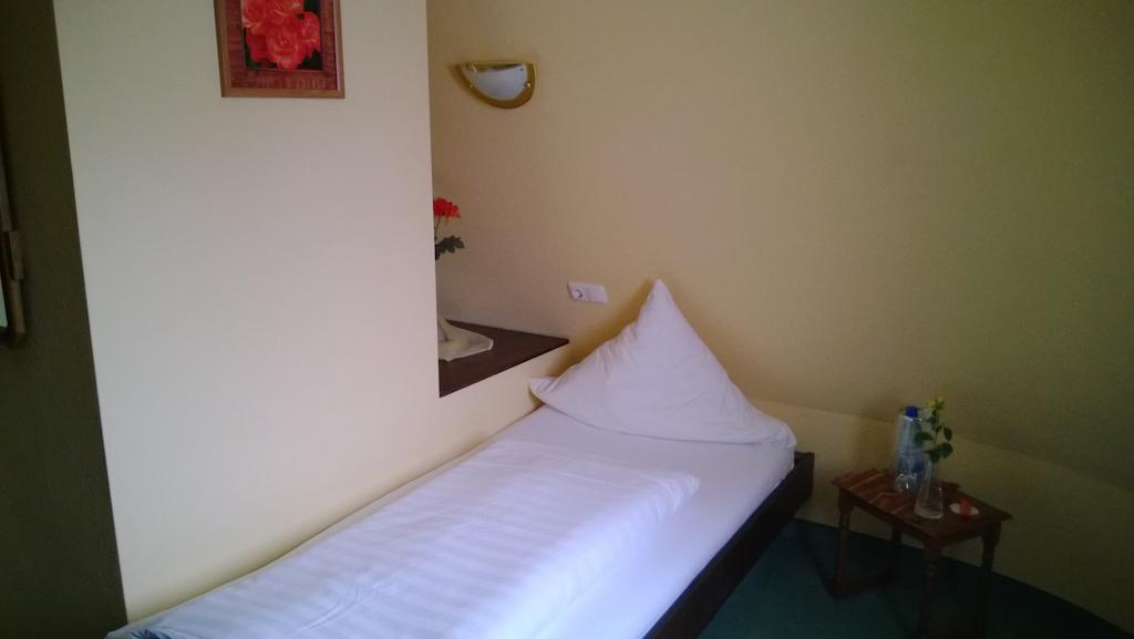 Landhotel Vierjahreszeiten Бад Кьонигсхофен им Грабфелд Стая снимка