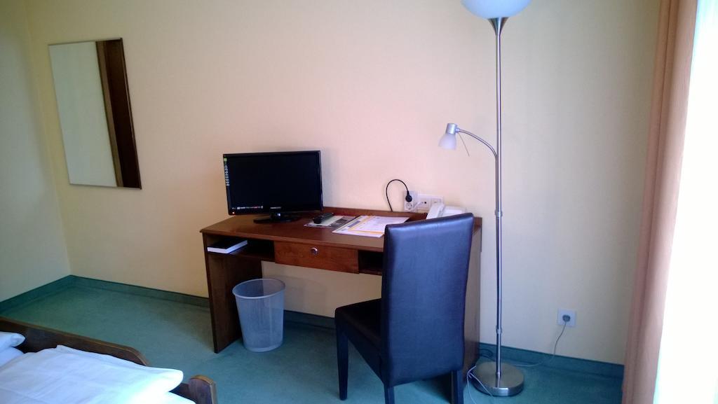 Landhotel Vierjahreszeiten Бад Кьонигсхофен им Грабфелд Стая снимка