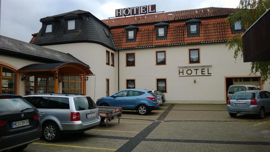 Landhotel Vierjahreszeiten Бад Кьонигсхофен им Грабфелд Екстериор снимка