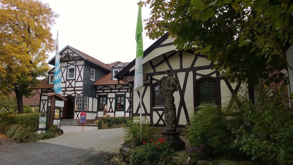 Landhotel Vierjahreszeiten Бад Кьонигсхофен им Грабфелд Екстериор снимка