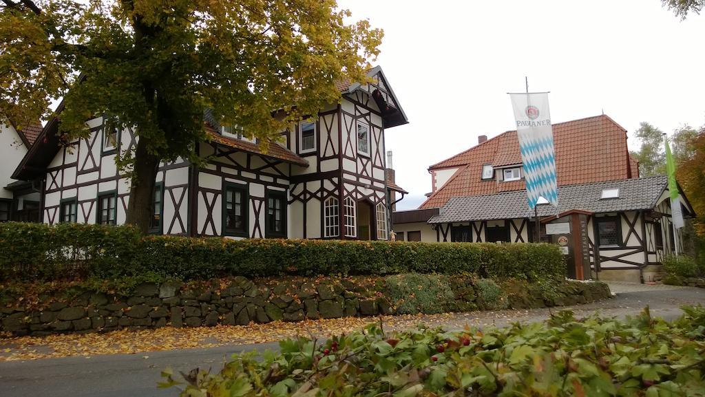 Landhotel Vierjahreszeiten Бад Кьонигсхофен им Грабфелд Екстериор снимка